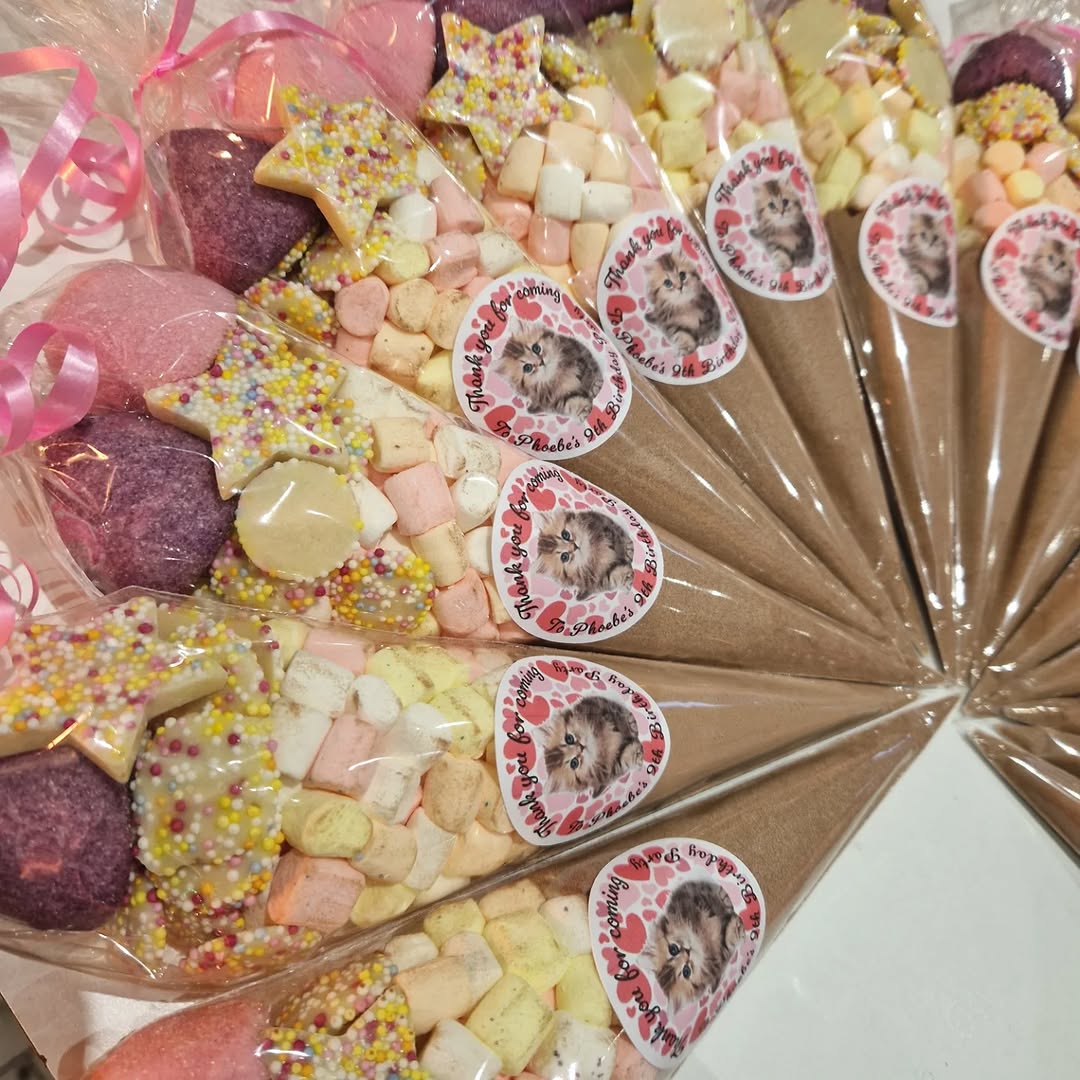 Phoebe’s 9th Birthday Kitten Sweet Cones